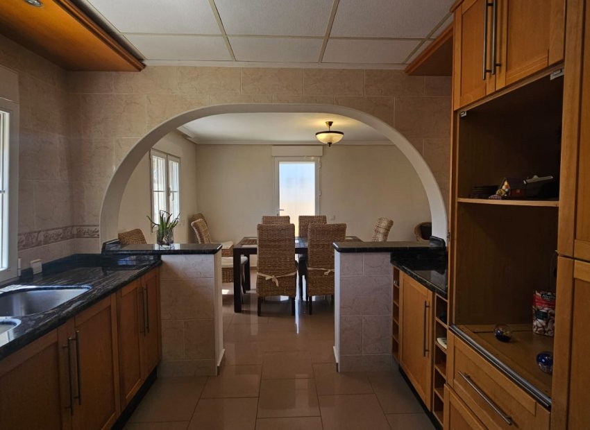 Resale - Villa - Los Alcázares