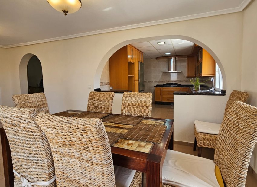 Resale - Villa - Los Alcázares