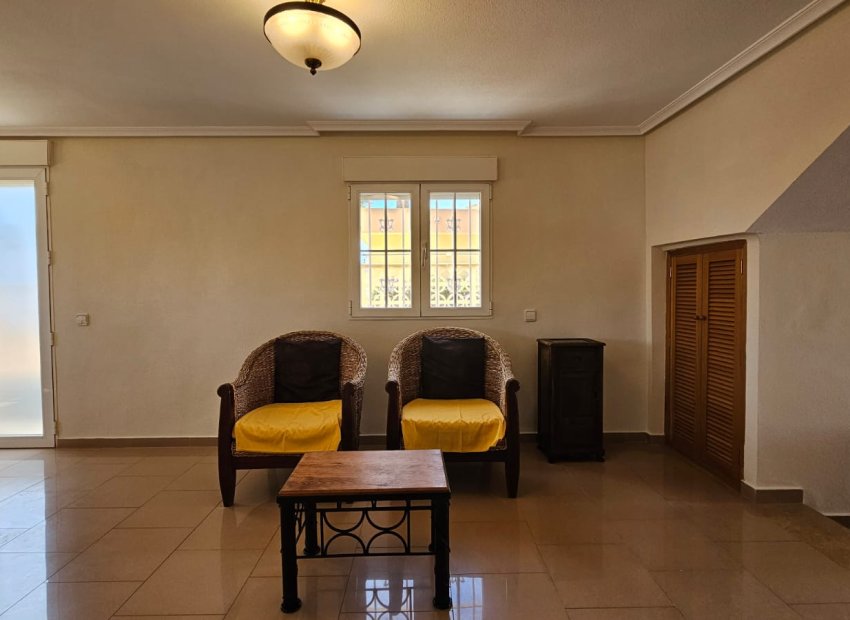 Resale - Villa - Los Alcázares