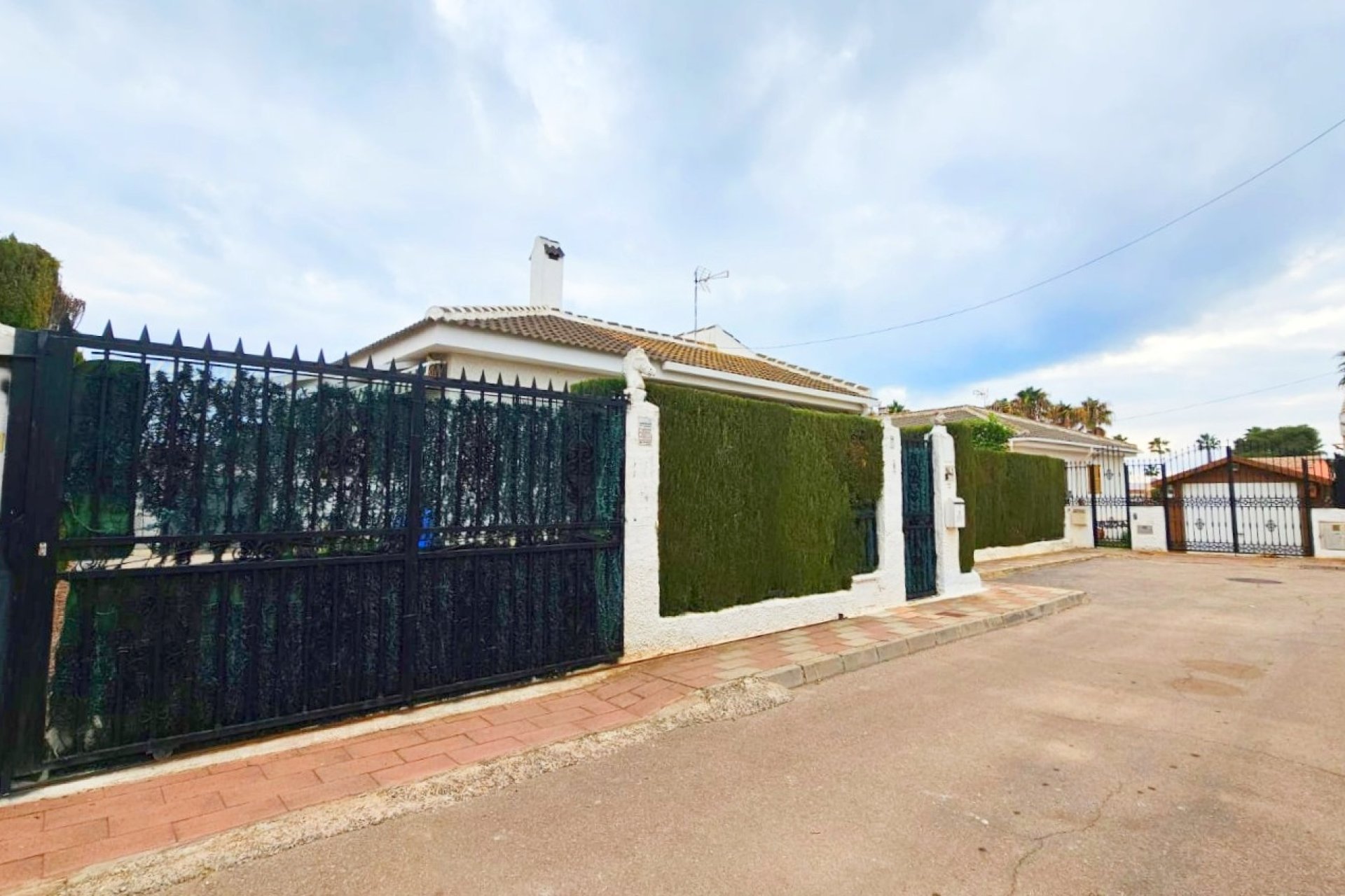 Resale - Villa - Los Alcázares