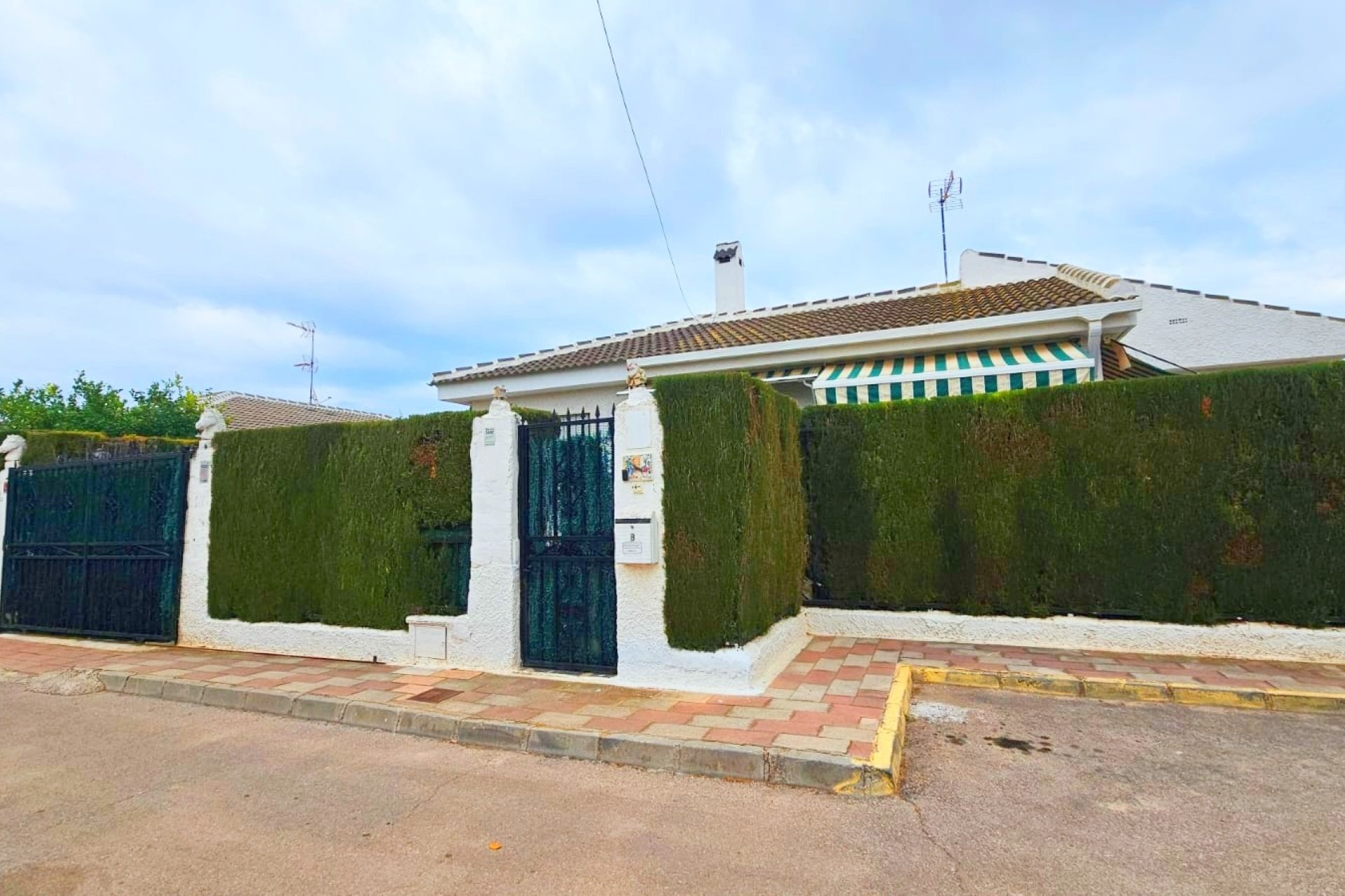 Resale - Villa - Los Alcázares