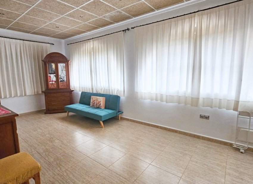 Resale - Villa - Los Alcázares