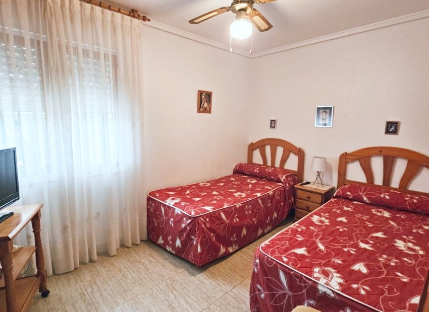 Resale - Villa - Los Alcázares