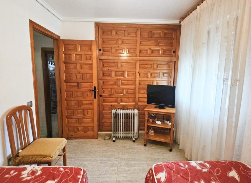 Resale - Villa - Los Alcázares