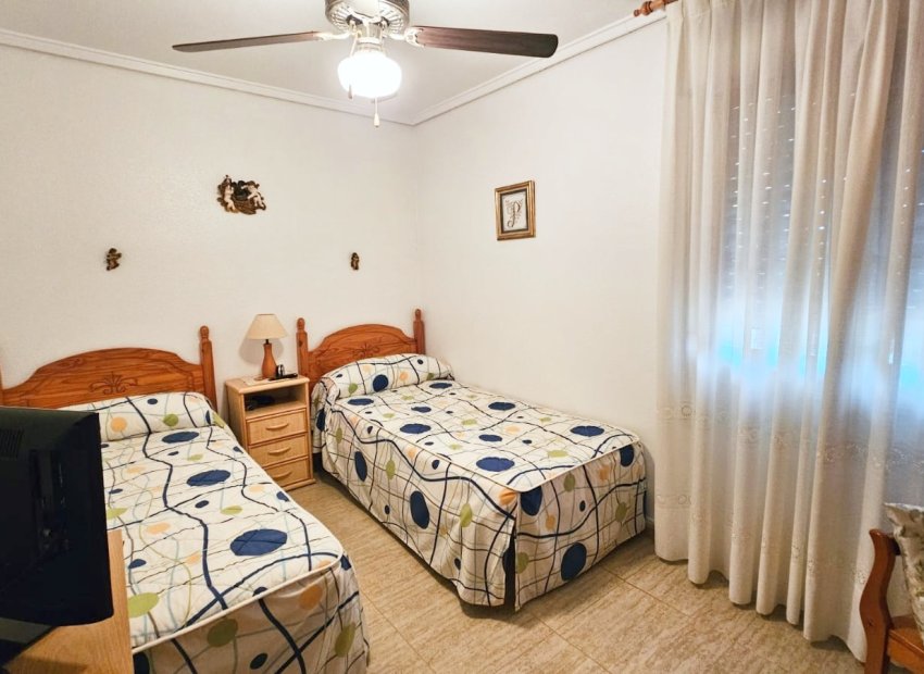 Resale - Villa - Los Alcázares