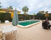 Resale - Villa - Los Alcázares