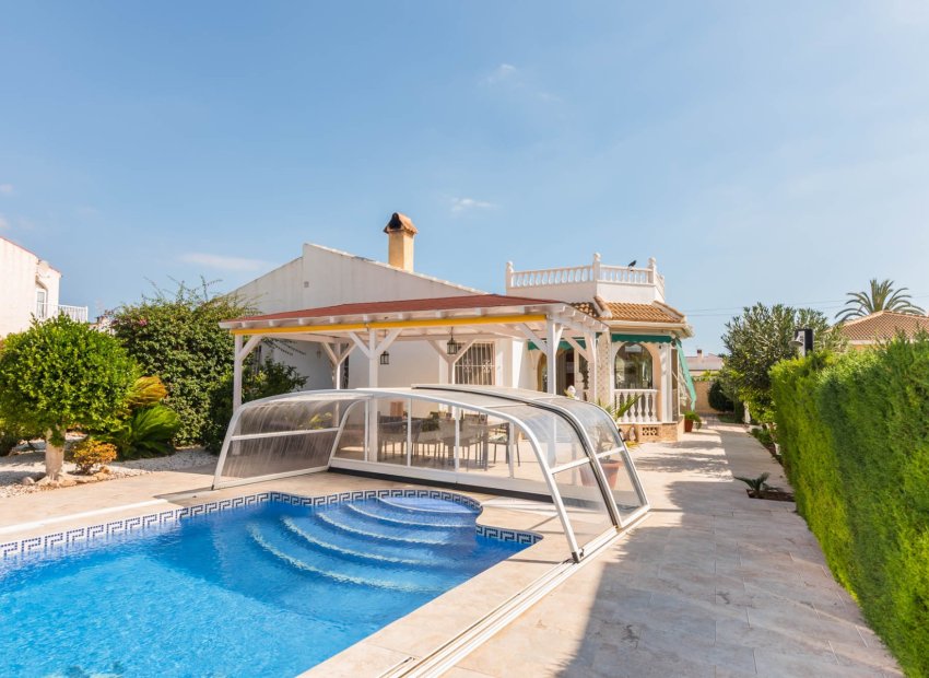 Resale - Villa - Los Alcázares