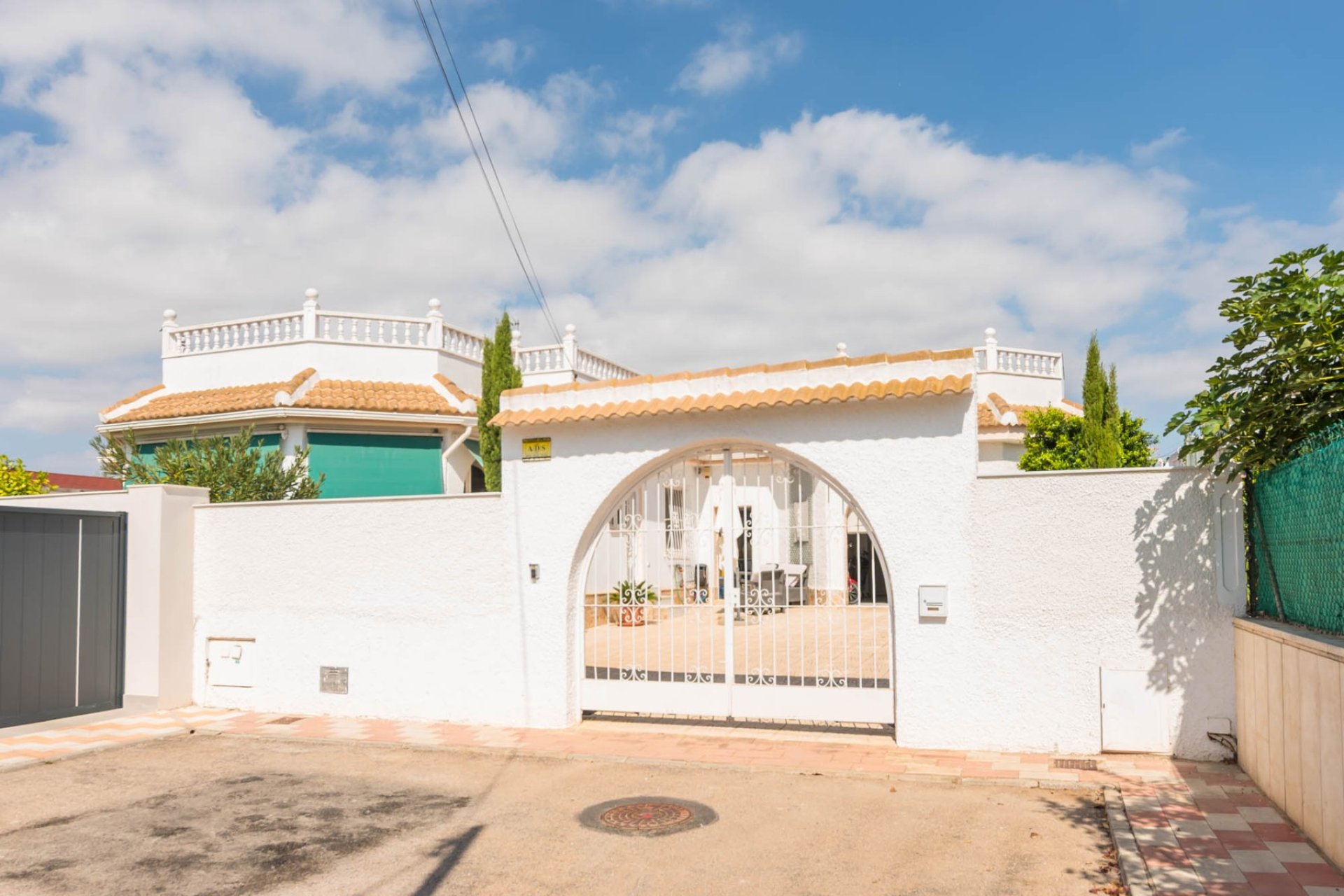 Resale - Villa - Los Alcázares