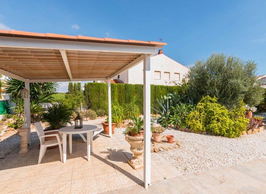 Resale - Villa - Los Alcázares