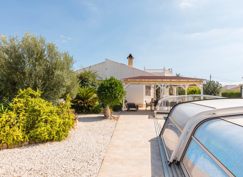 Resale - Villa - Los Alcázares