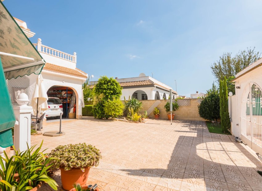 Resale - Villa - Los Alcázares