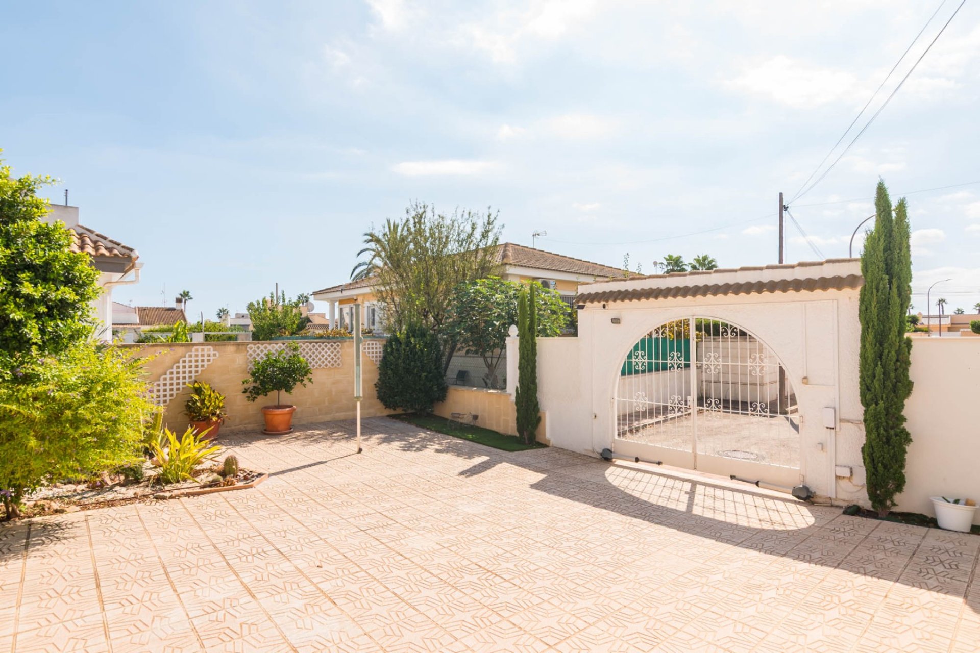 Resale - Villa - Los Alcázares