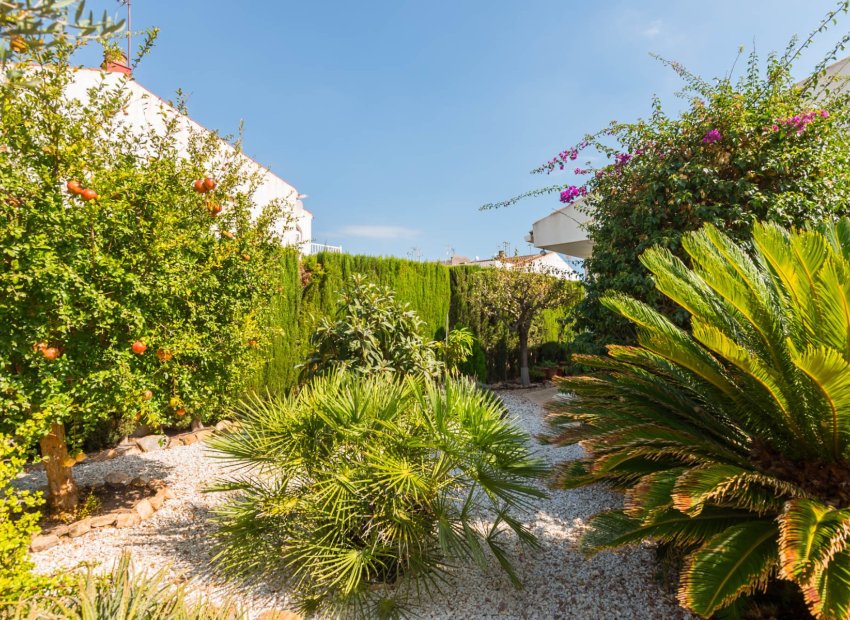 Resale - Villa - Los Alcázares