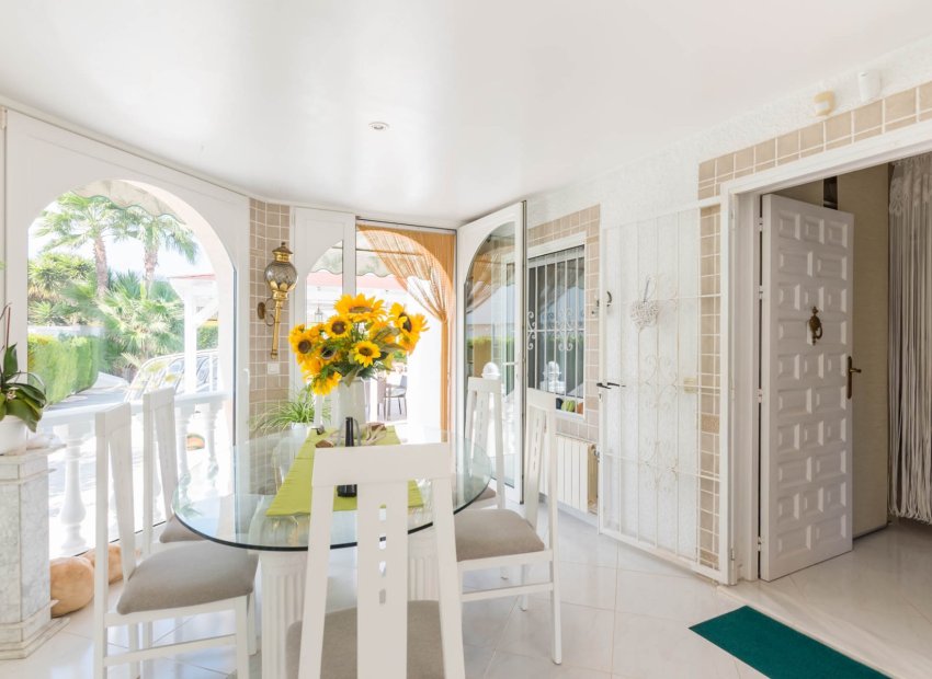 Resale - Villa - Los Alcázares