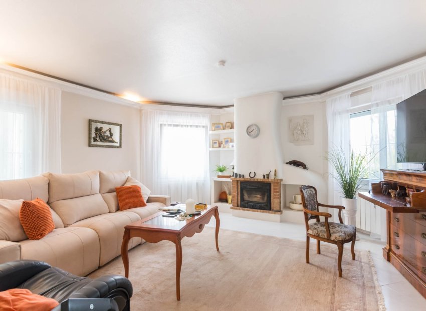 Resale - Villa - Los Alcázares