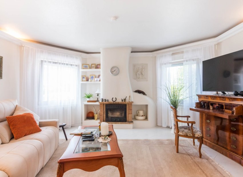 Resale - Villa - Los Alcázares