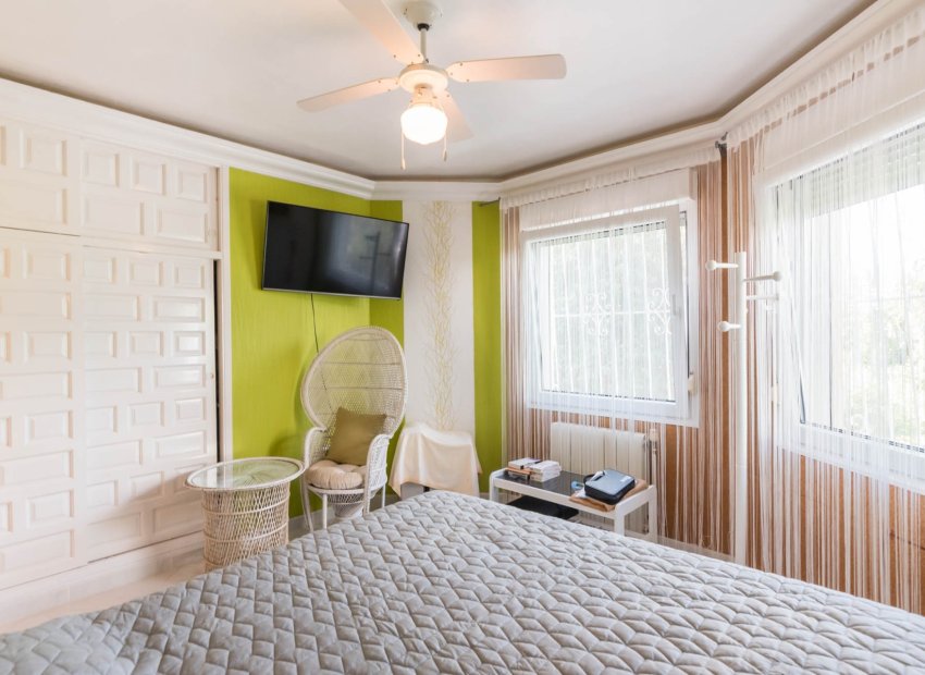 Resale - Villa - Los Alcázares