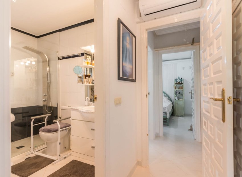 Resale - Villa - Los Alcázares