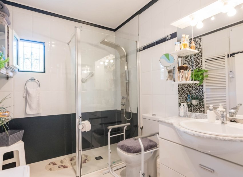 Resale - Villa - Los Alcázares