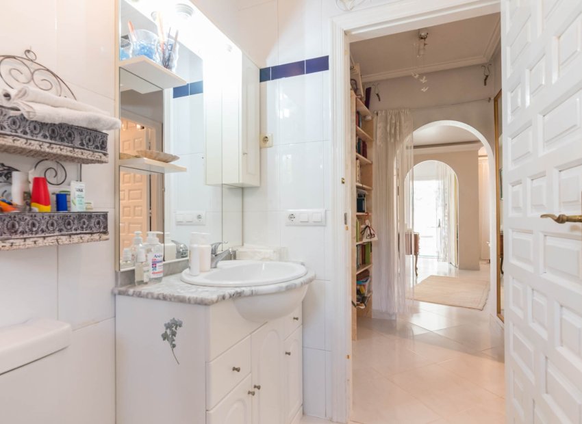 Resale - Villa - Los Alcázares