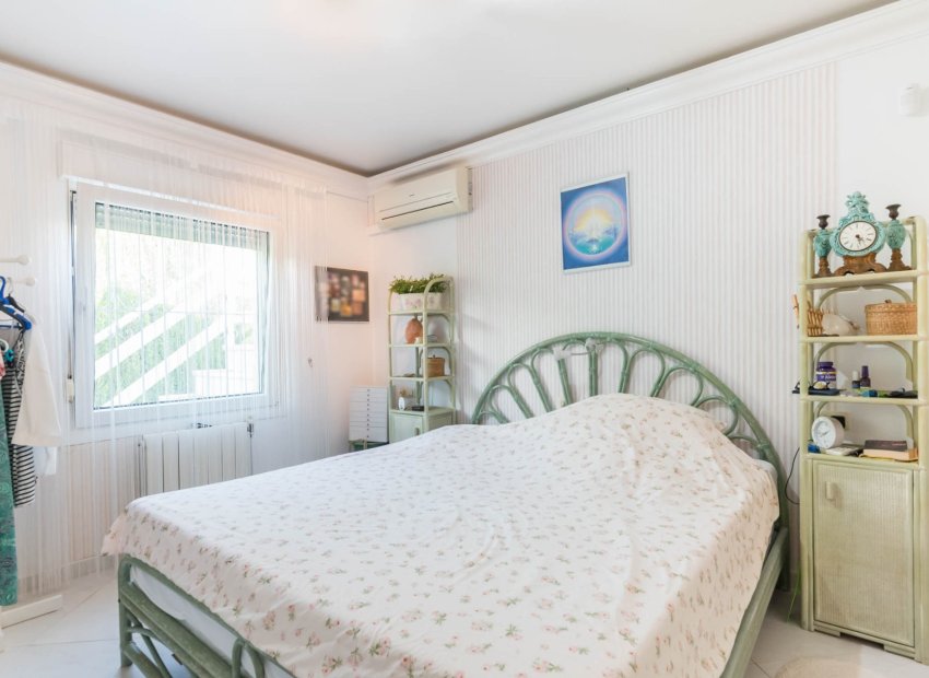 Resale - Villa - Los Alcázares