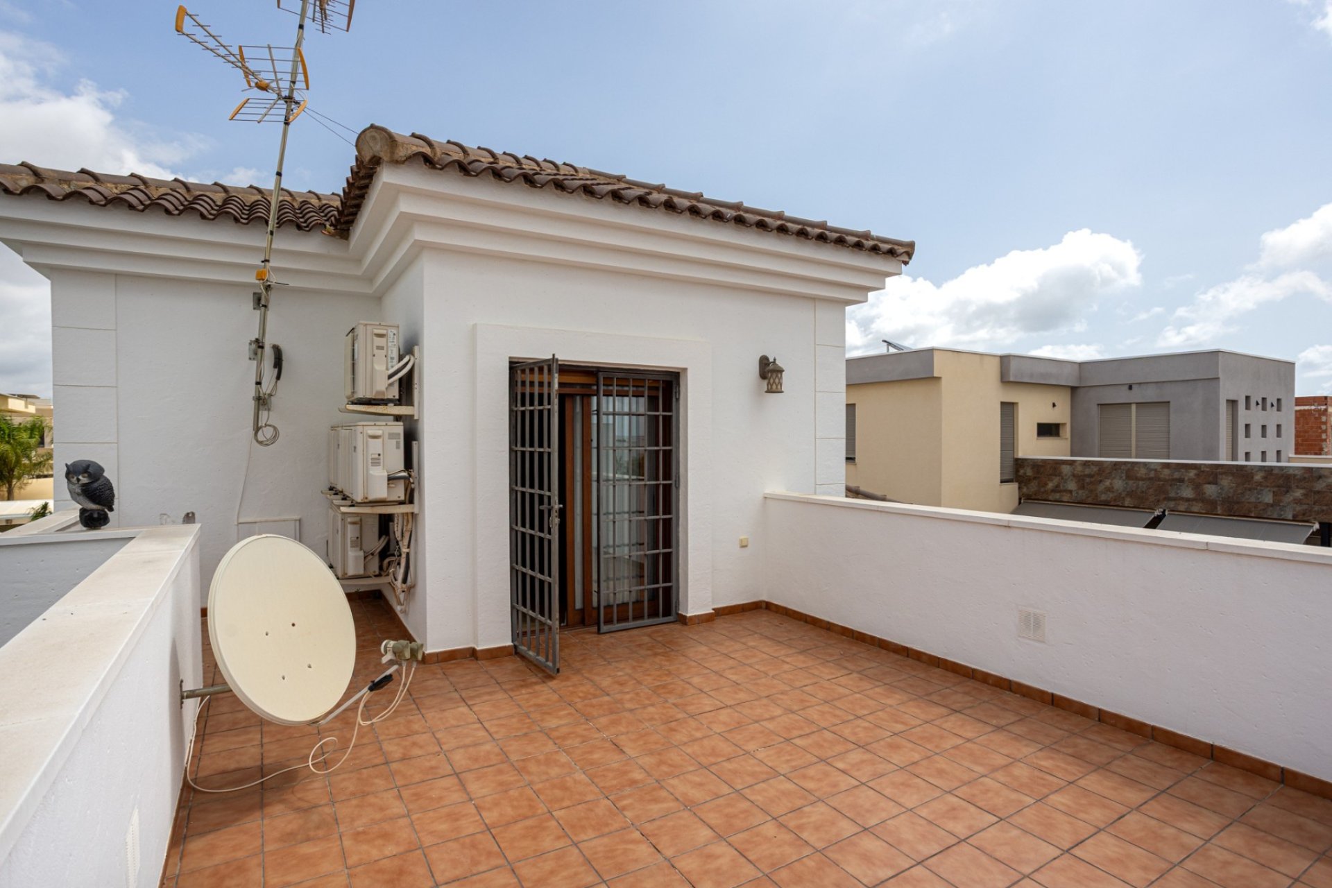 Resale - Villa - Los Montesinos - La Herrada