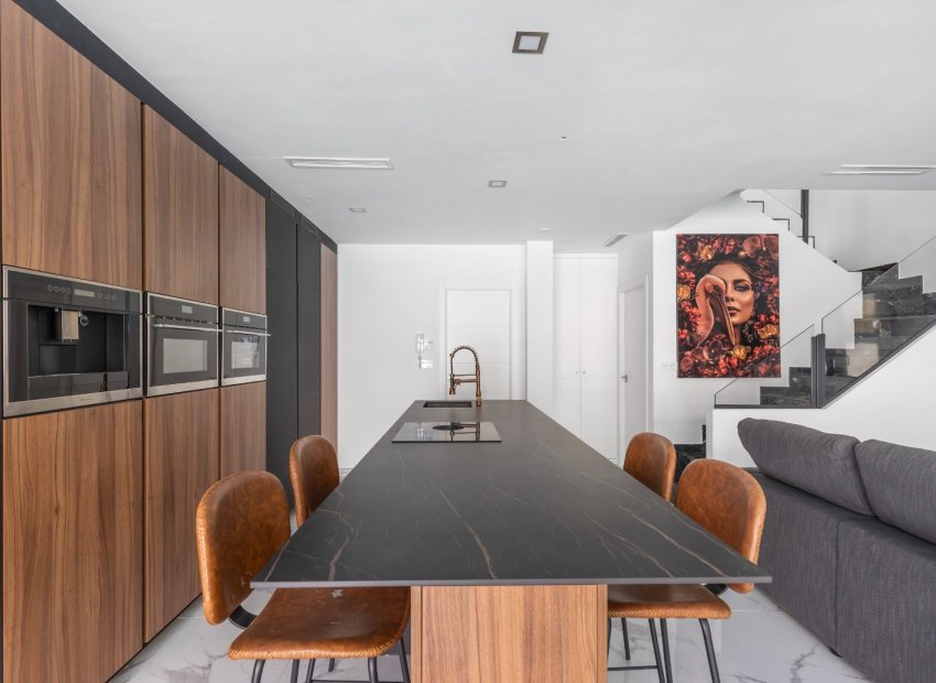 Resale - Villa - Los Montesinos - La Herrada