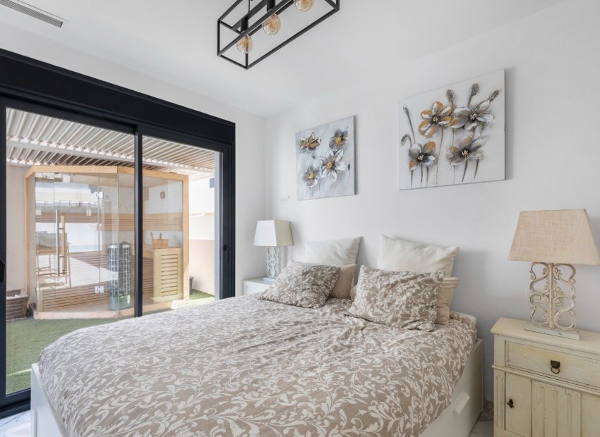 Resale - Villa - Los Montesinos - La Herrada