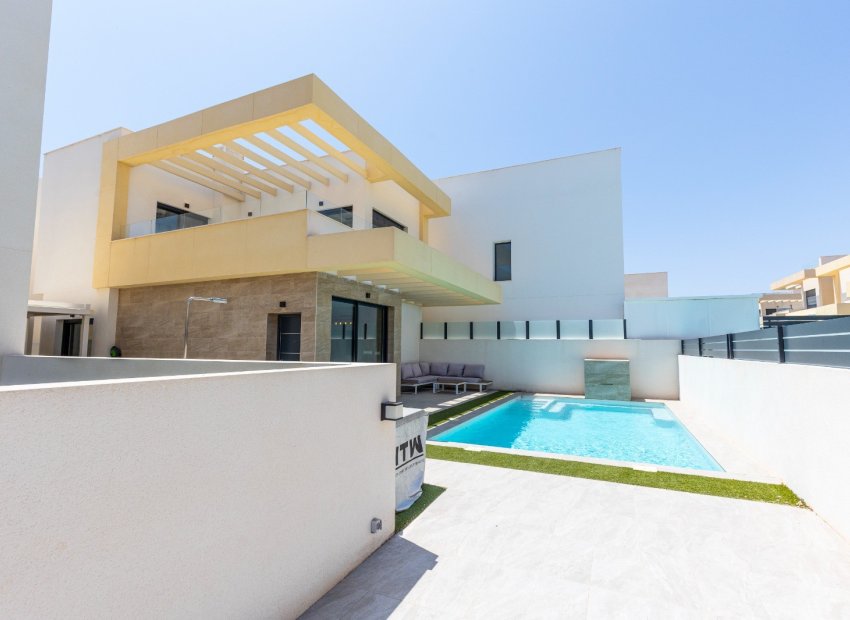 Resale - Villa - Los Montesinos - La Herrada