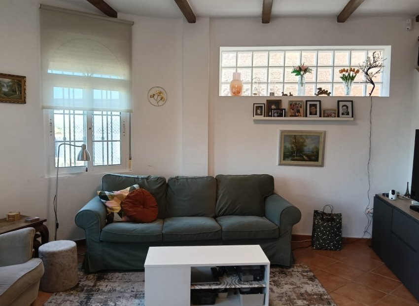 Resale - Villa - Los Montesinos - La Herrada