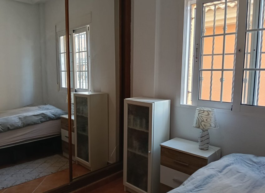 Resale - Villa - Los Montesinos - La Herrada