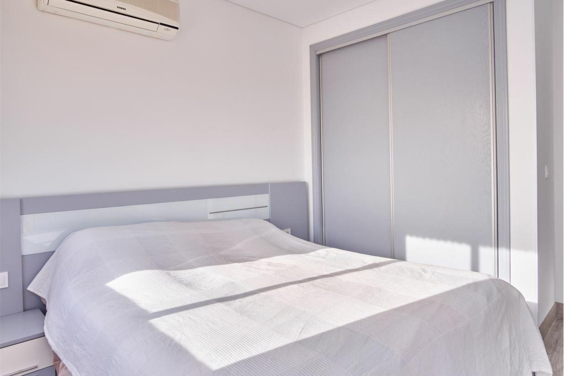 Resale - Villa - Los Montesinos - La Herrada