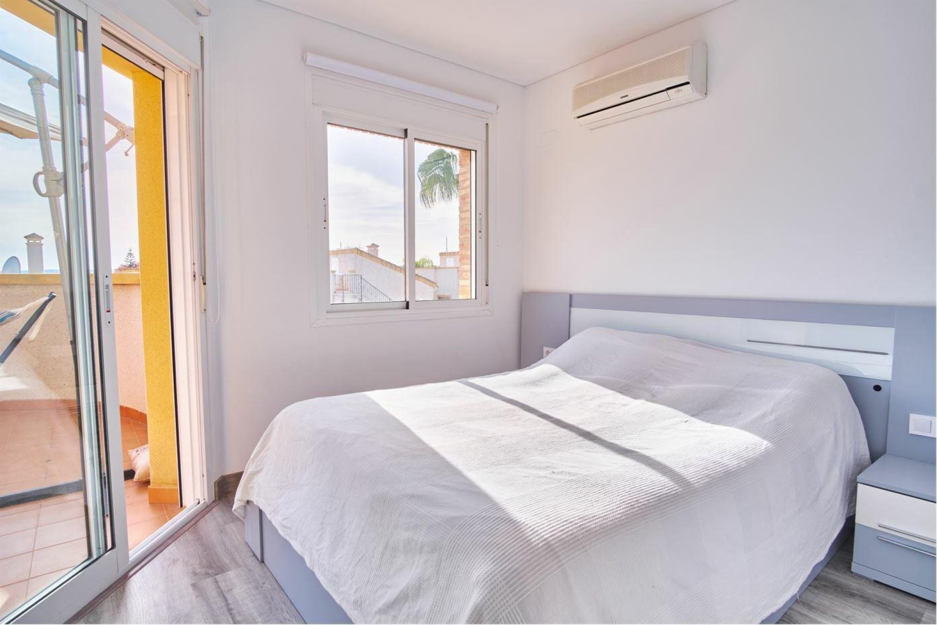 Resale - Villa - Los Montesinos - La Herrada