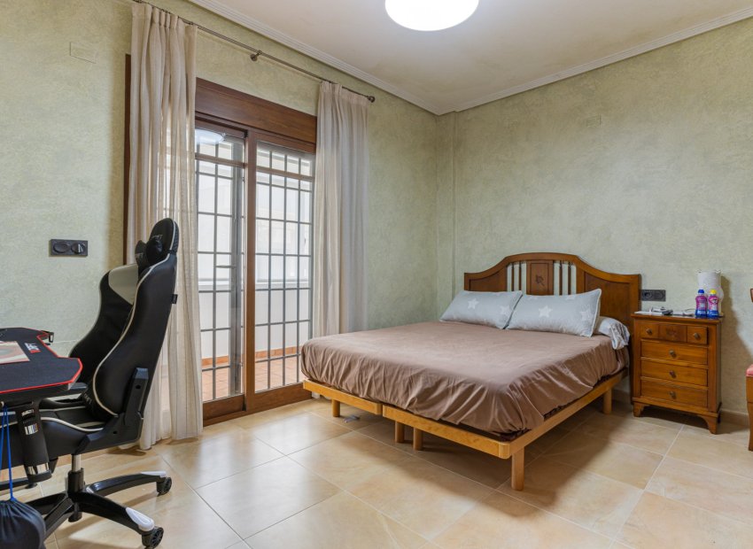 Resale - Villa - Los Montesinos - La Herrada