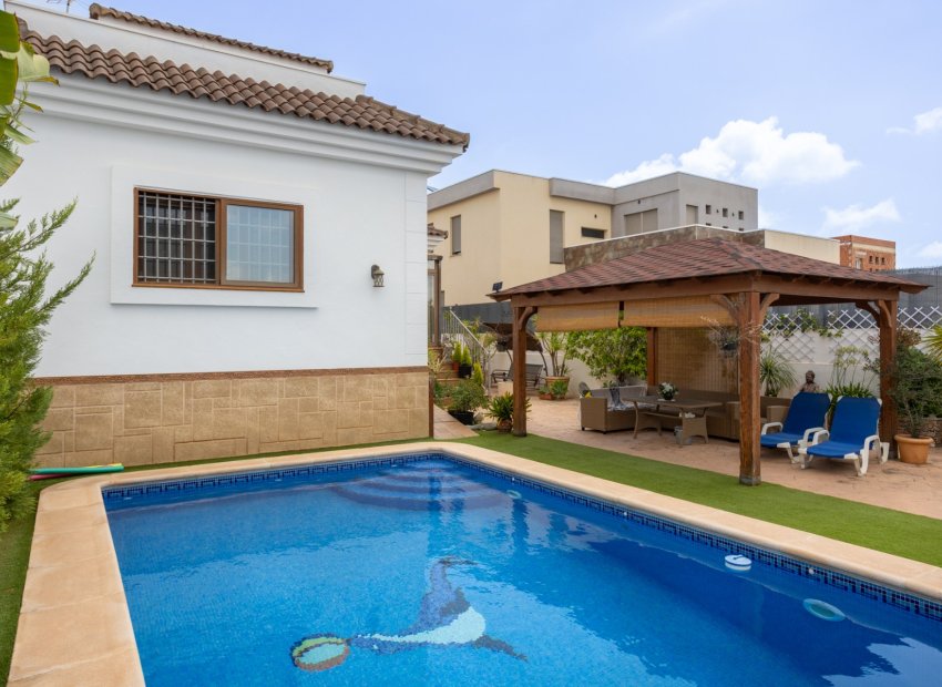Resale - Villa - Los Montesinos - La Herrada
