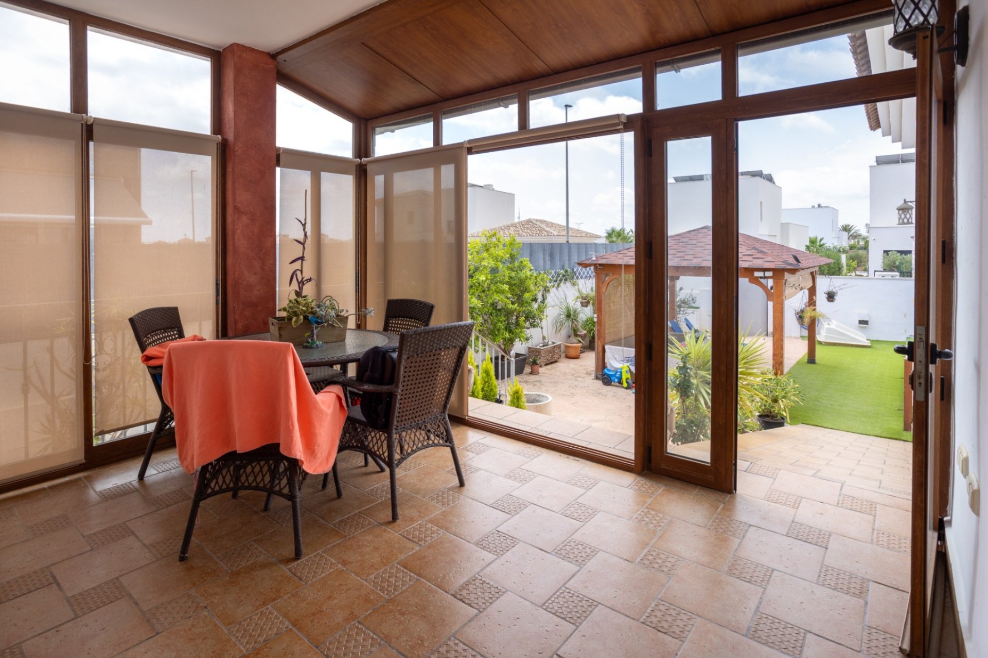 Resale - Villa - Los Montesinos - La Herrada