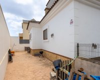 Resale - Villa - Los Montesinos - La Herrada
