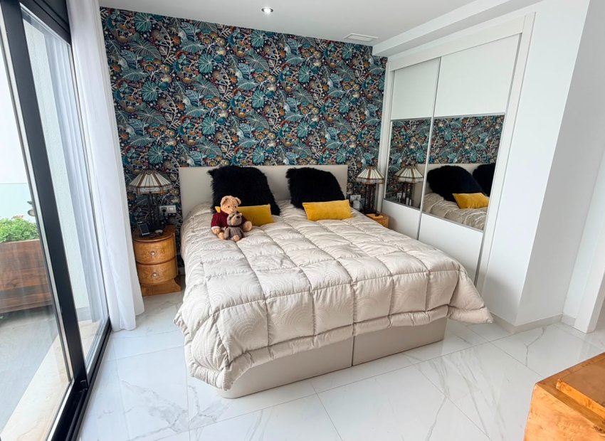 Resale - Villa - Los Montesinos - La Herrada