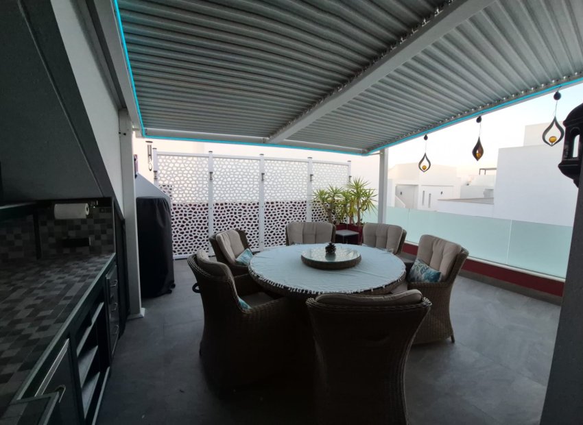 Resale - Villa - Los Montesinos - La Herrada