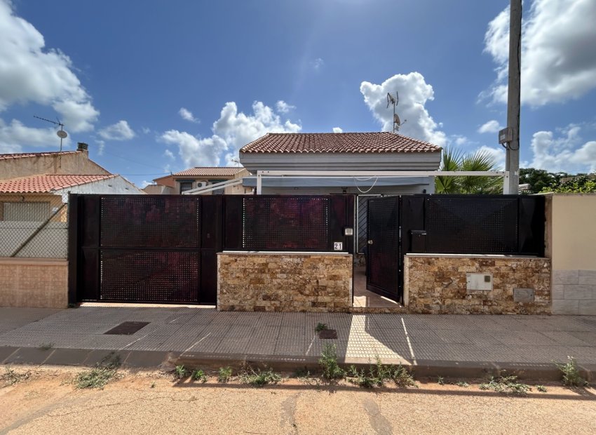 Resale - Villa - Los Urrutias
