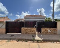 Resale - Villa - Los Urrutias