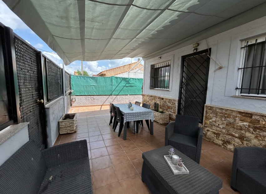 Resale - Villa - Los Urrutias