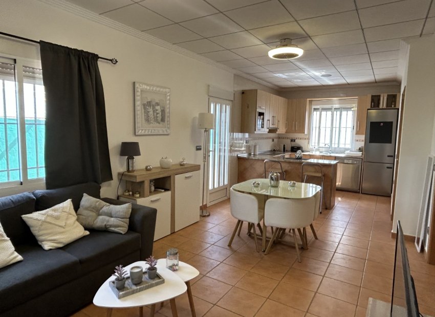 Resale - Villa - Los Urrutias