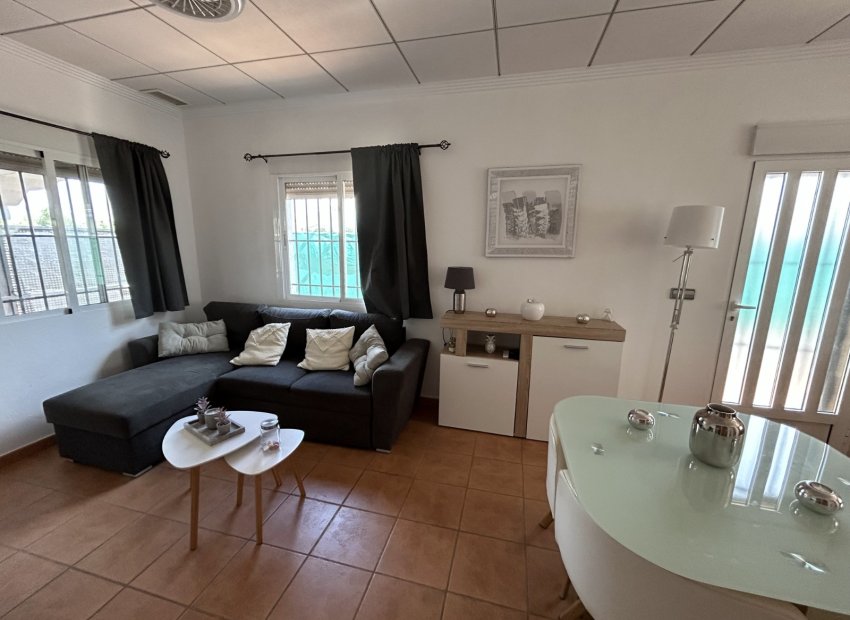 Resale - Villa - Los Urrutias