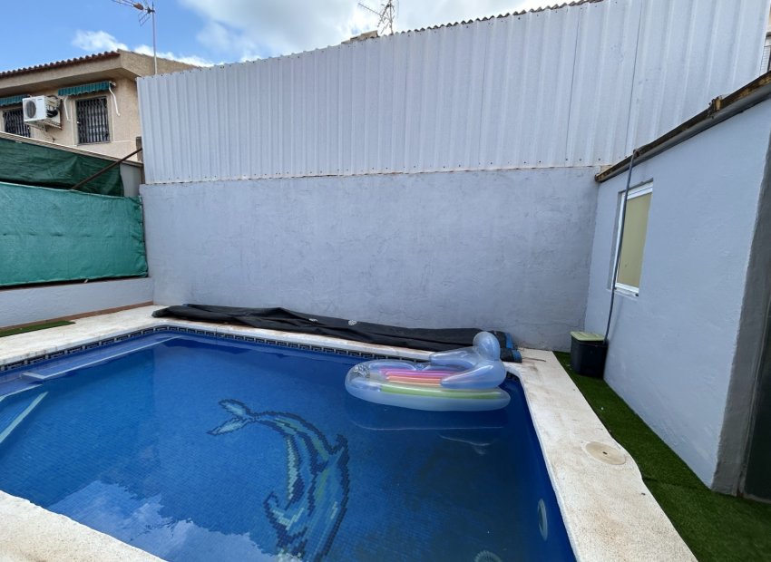 Resale - Villa - Los Urrutias