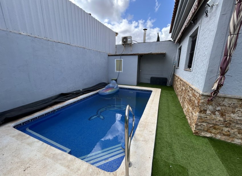Resale - Villa - Los Urrutias