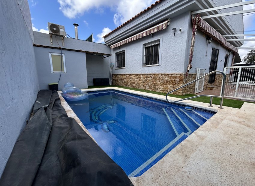 Resale - Villa - Los Urrutias