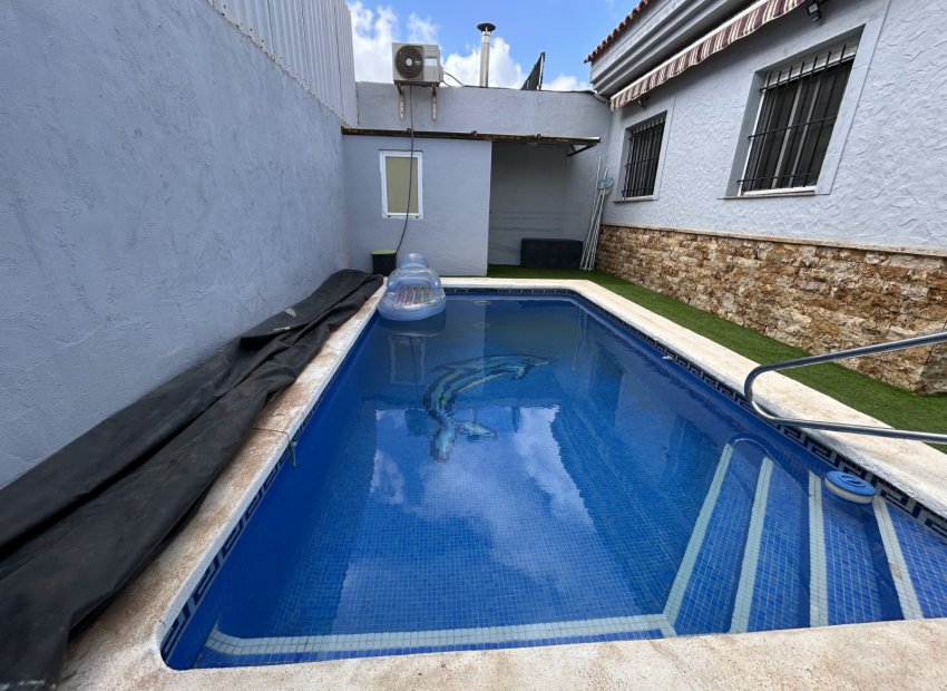 Resale - Villa - Los Urrutias