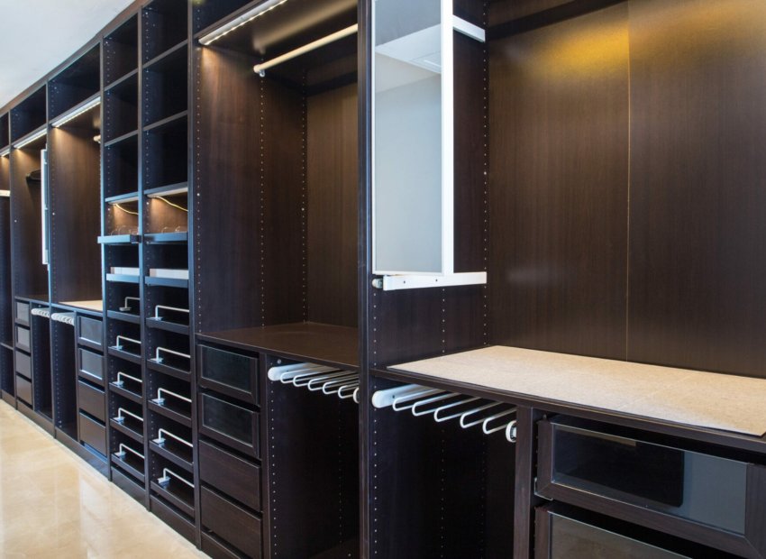 Resale - Villa - Marbella - Elviria