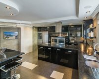 Resale - Villa - Marbella - Elviria